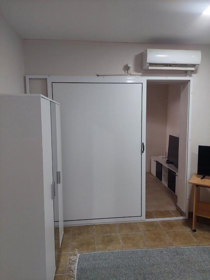 Comfort Pirot Luaran gambar